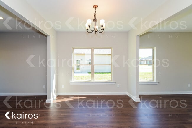 Building Photo - 46 HAWK LN