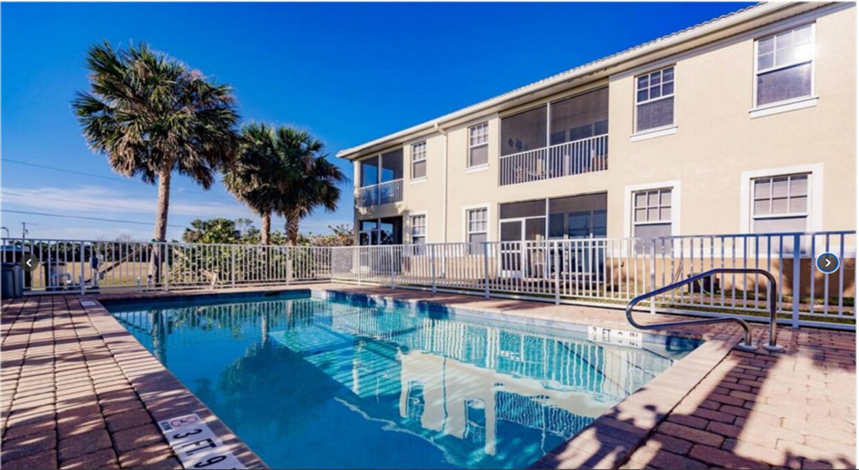 Foto principal - Furnished 3 Bedroom 2 Bath with Garage Pun...