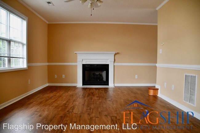 Foto del edificio - 985 Spring Forest Rd