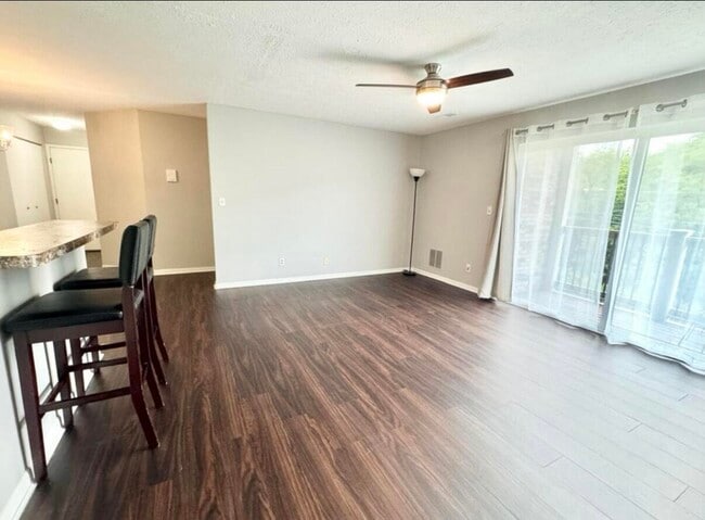 Foto del edificio - 14 Woodland Hills Dr