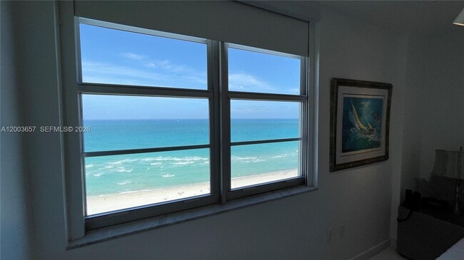 Foto del edificio - 5701 Collins Ave