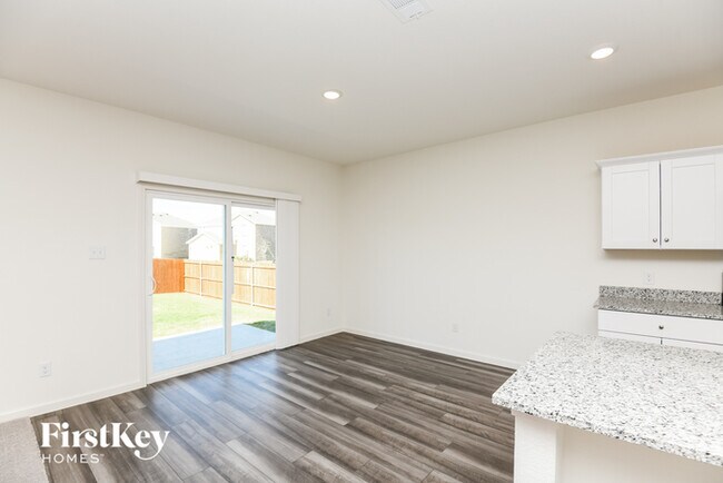 Foto del edificio - 8361 Stovepipe Dr