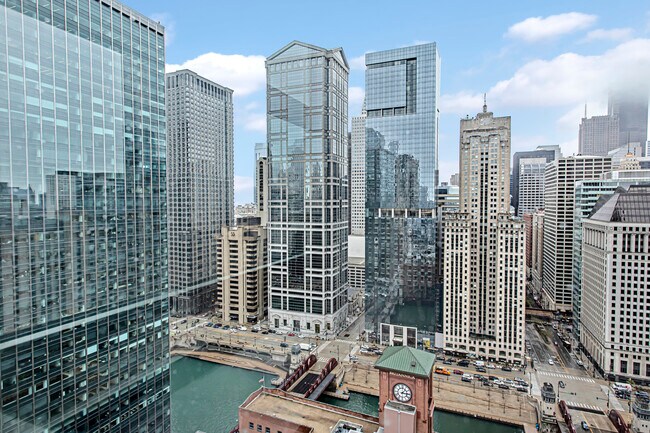Foto del edificio - 345 N La Salle Dr