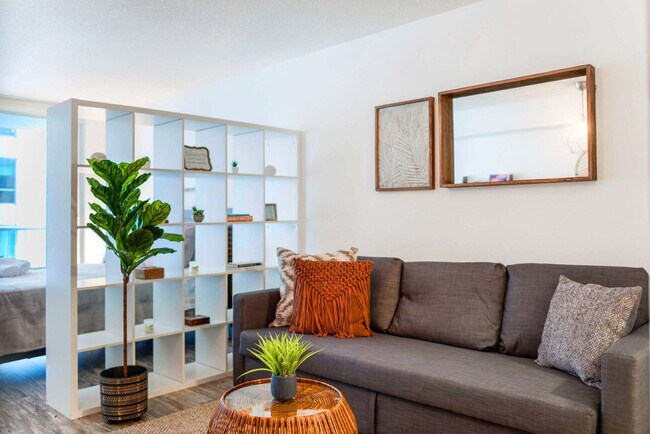 Foto del edificio - 1 SE 12th St