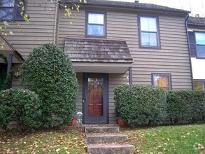 Building Photo - 720 Exton Ct