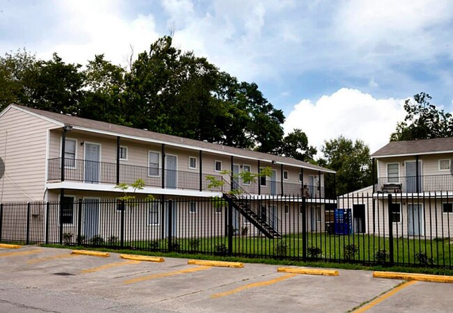 Building Photo - 14302 Laredo St