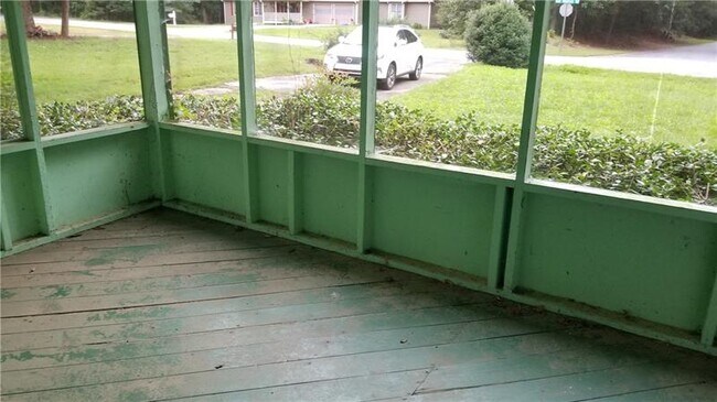 Foto del edificio - 3207 Gus Robinson Rd