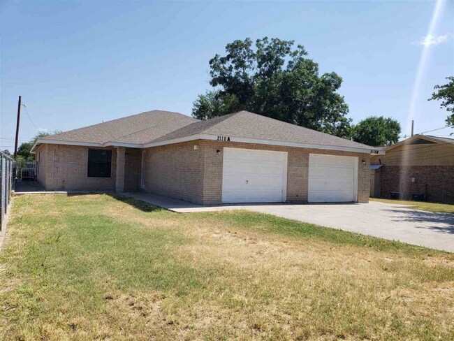 Foto del edificio - 2118 Santa Barbara St