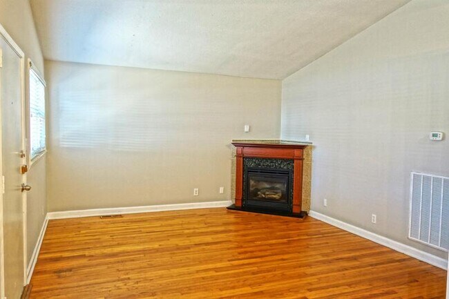 Foto del edificio - 803 Lantana Way NW