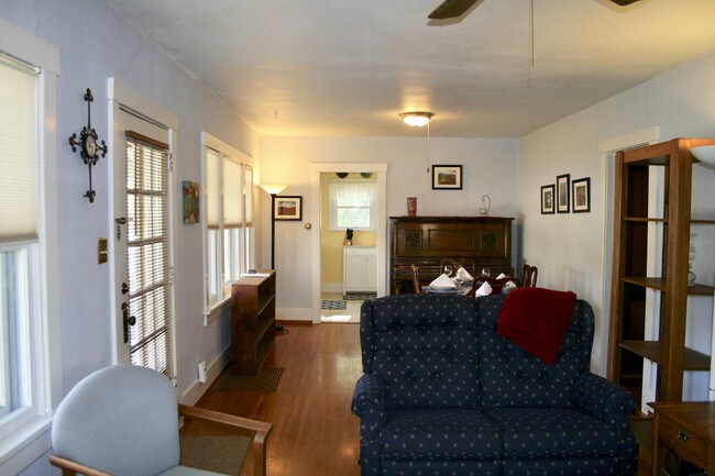 Foto del edificio - 719 W Oak St