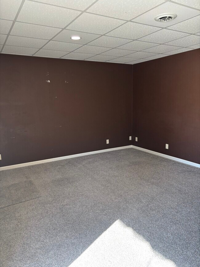 Sala de estar - 211 E Franklin Street