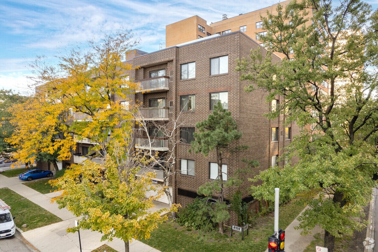 Primary Photo - 6102 N Sheridan Rd