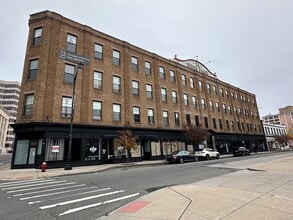 Building Photo - 74 Union Pl
