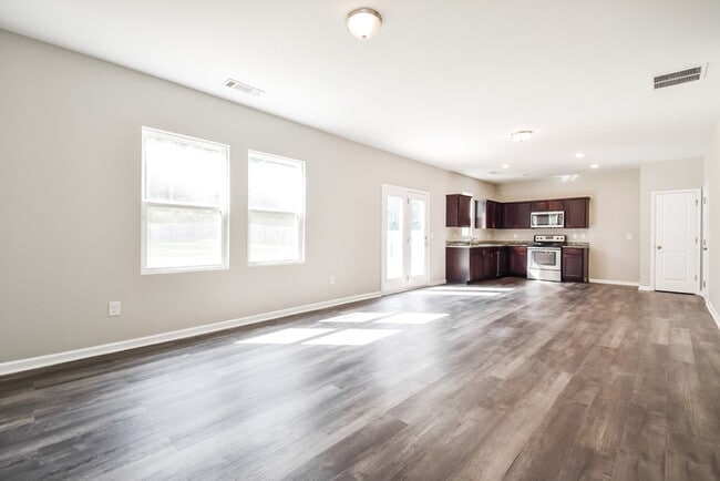 Building Photo - 1087 Cold Water Dr