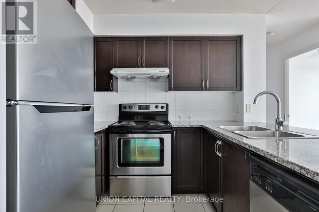 Building Photo - 88 Grangeway Ave