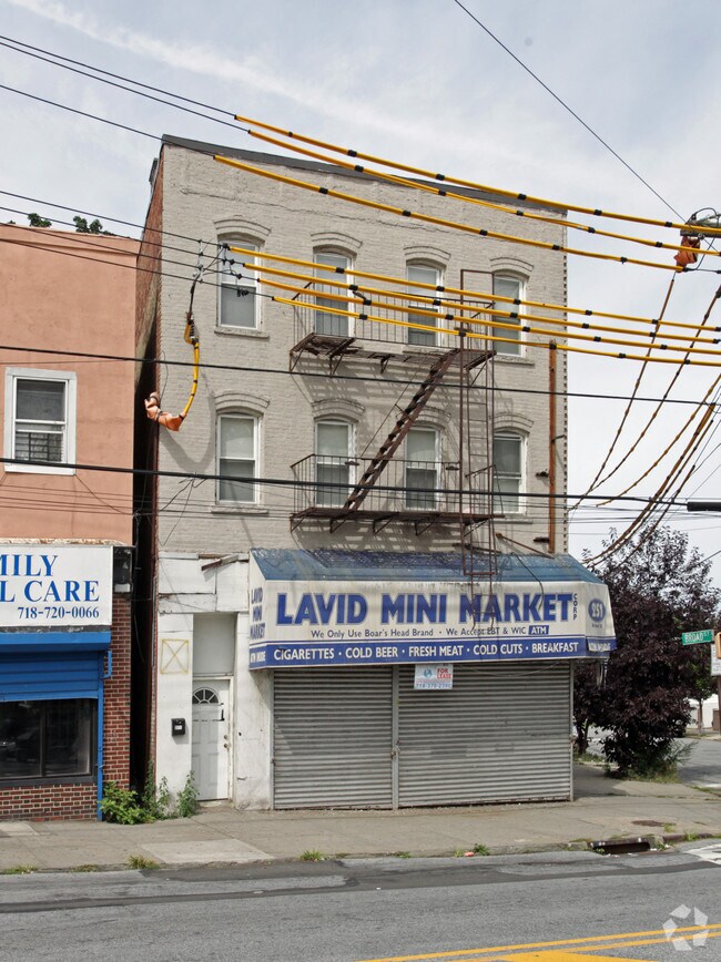Building Photo - 251 Broad St