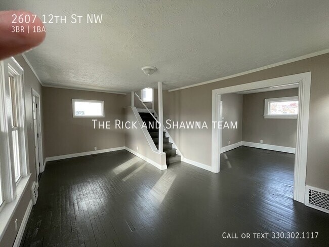 Building Photo - Three bedroom one bathroom home for rent