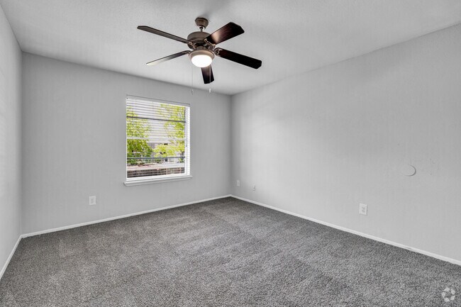 2BR, 2BA - 897SF - Bedroom - Preserve at Westchase