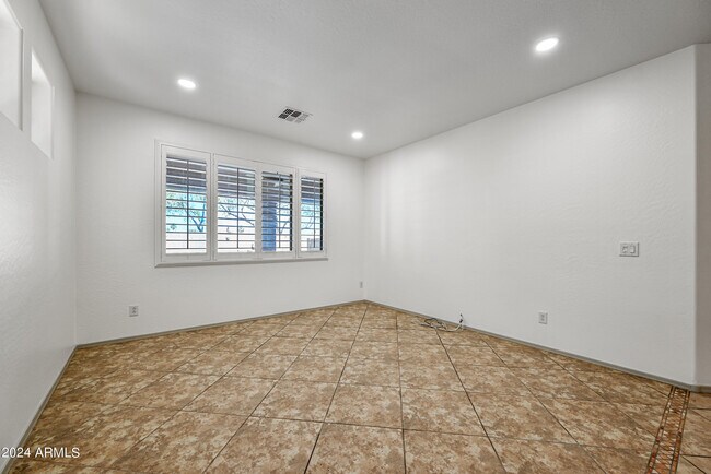 Building Photo - 42731 N 43rd Dr