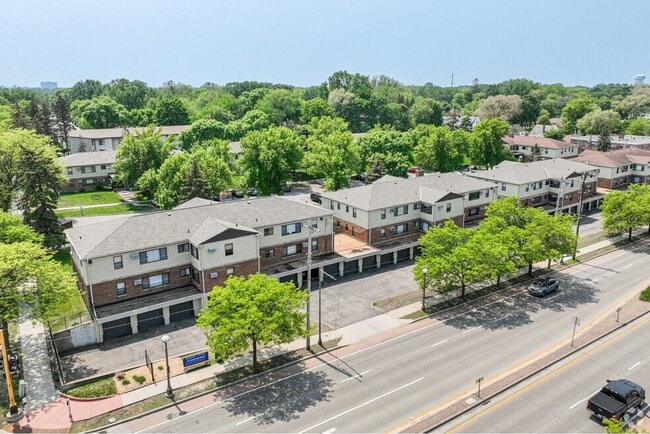 Building Photo - California Drive Apartments