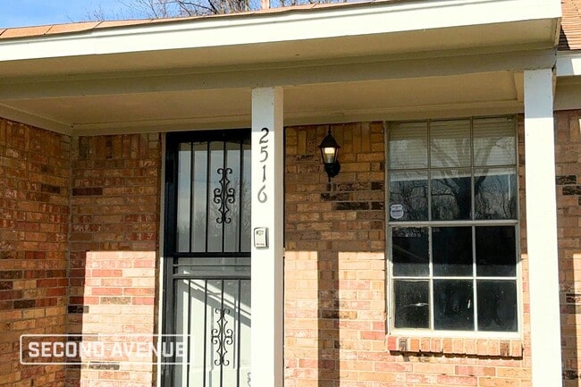 Building Photo - 2516 Chattering Ln