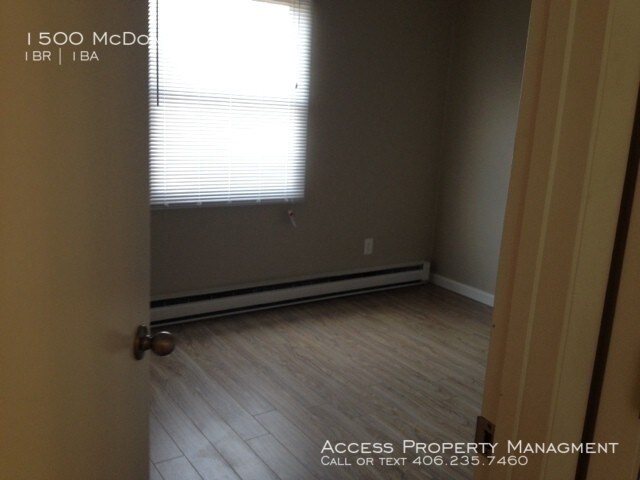 Foto del edificio - 1500 McDonald Ave