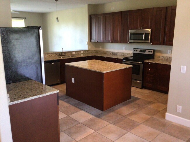 Building Photo - 1189 Venetian Harbor Drive NE