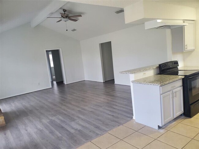 Foto del edificio - 8534 Parkhill Forest Dr
