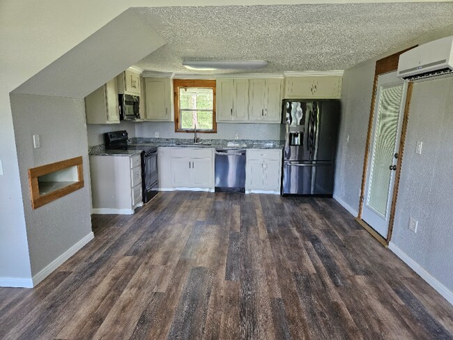 Foto del edificio - 223 Ashley Ln