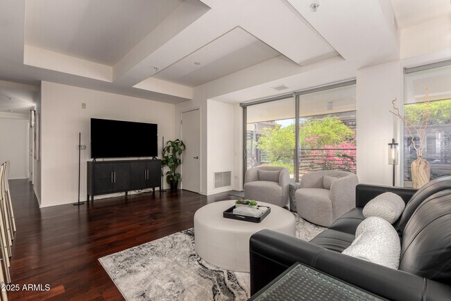 Foto del edificio - 7141 E Rancho Vista Dr