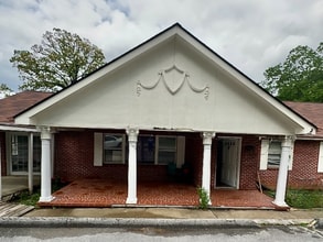 Building Photo - 1016 Greens Lake Rd
