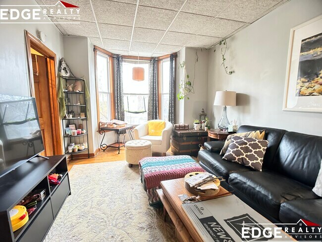 Building Photo - 14 Cottage St