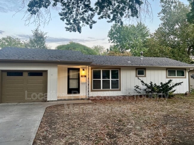 Building Photo - 1934 Emerald Dr