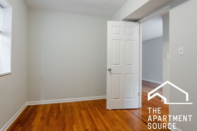 Foto del edificio - 6535 N Mozart St