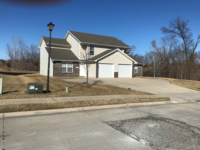 Building Photo - 5817 Canaveral Dr