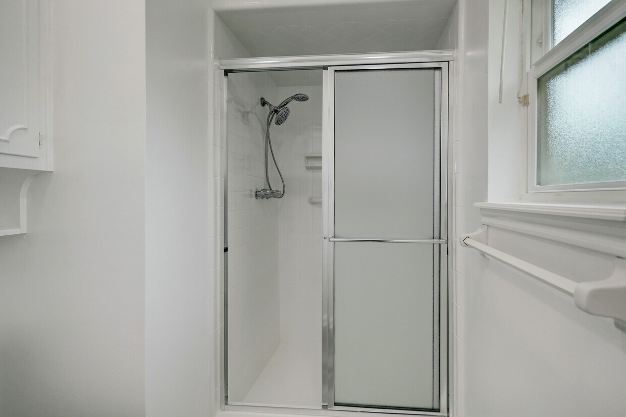 Building Photo - 9807 Braewick Dr