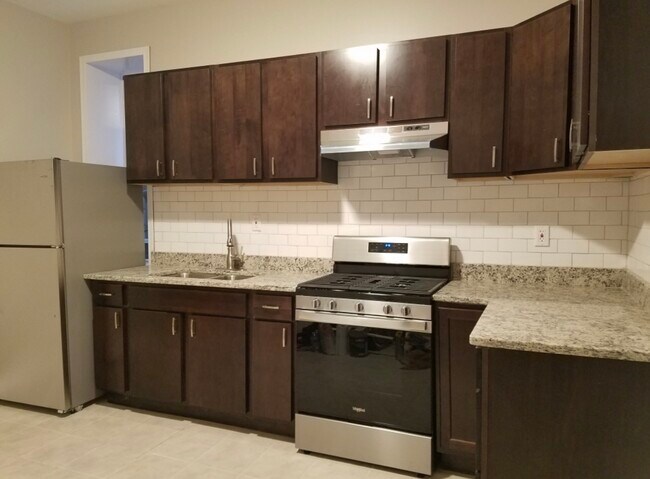Foto del edificio - 2736 W Adams St