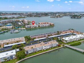 Building Photo - 7625 Sun Island Dr S