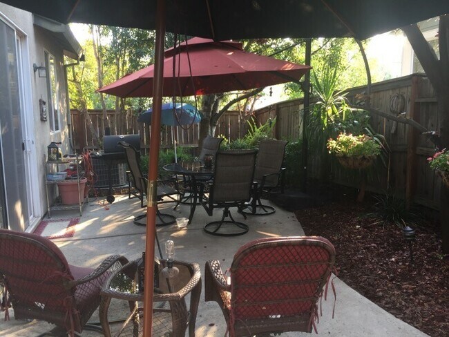 Foto del edificio - North Natomas- 3 Bed 2.5 bath 2 Car Corner home