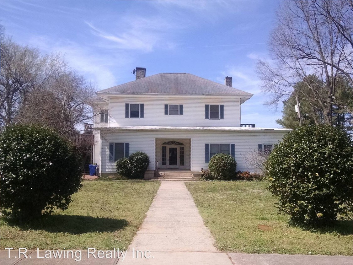 602 S Washington St, Shelby, NC 28150 Condo for Rent in Shelby, NC