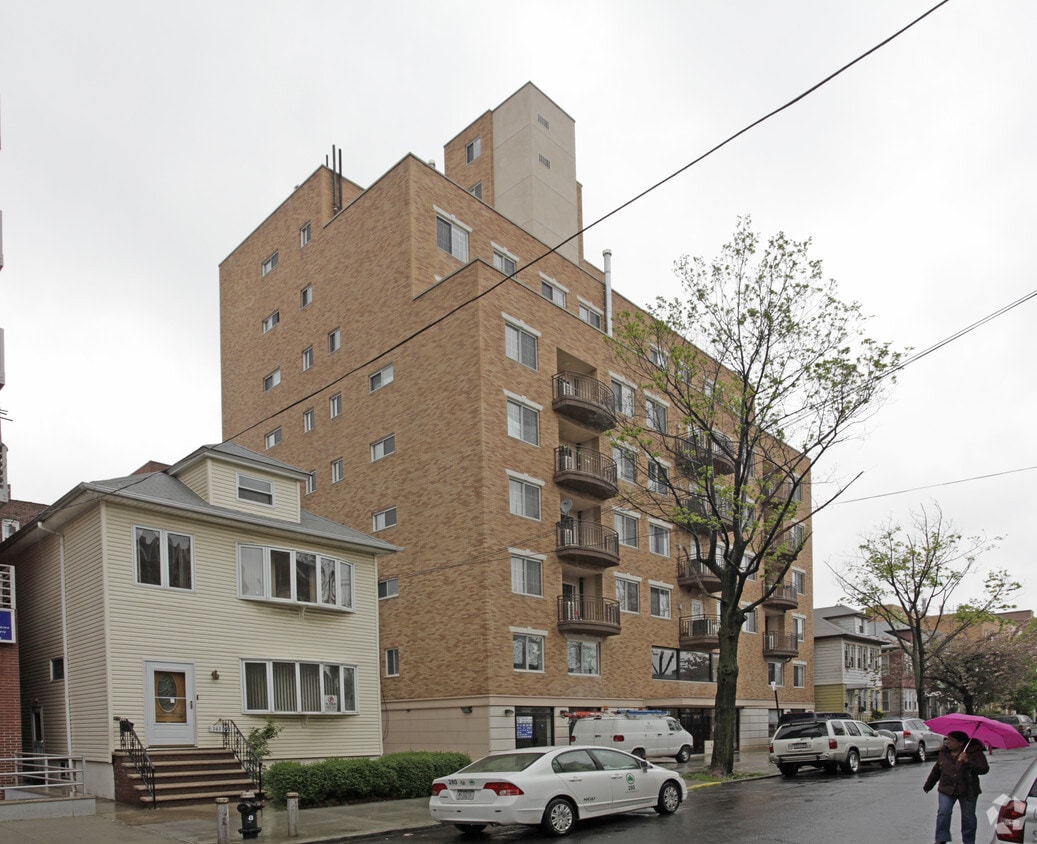 14105 Cherry Ave, Flushing, NY 11355 Apartments in Flushing, NY