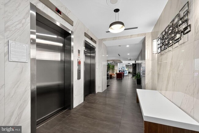 Building Photo - 2101 Chestnut St