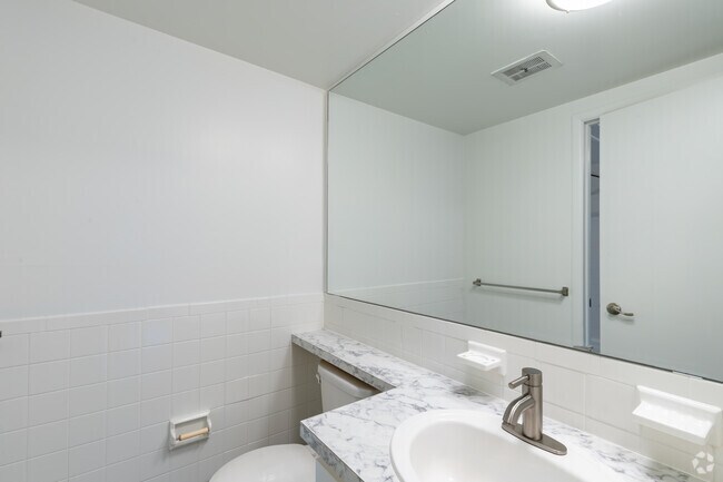 2HAB, 1HAB - The Sheridan - 928SF - Ivanhoe