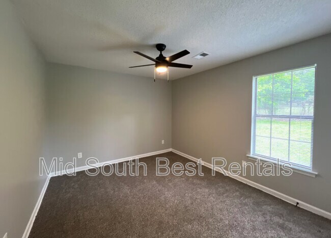 Foto del edificio - 208 W Fairway Ave