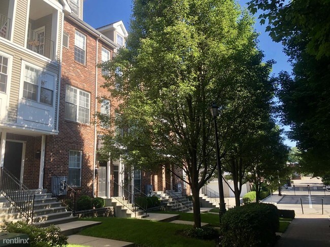 Building Photo - 3 br, 3 bath Townhome - 6 Brewerytown Ct