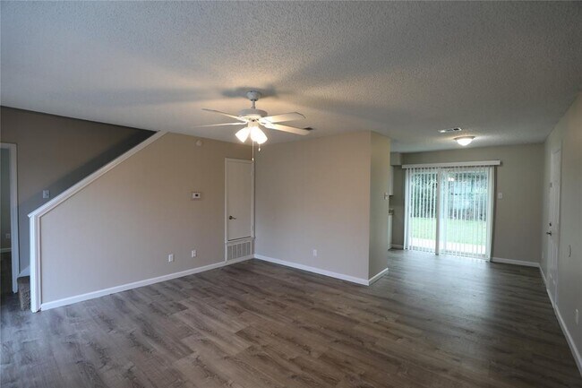 Building Photo - 272 Buttercup Ln