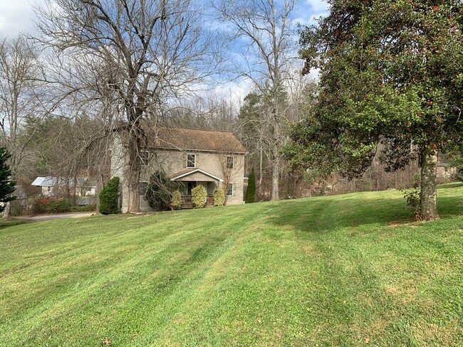 Building Photo - 296 Gap Creek Rd
