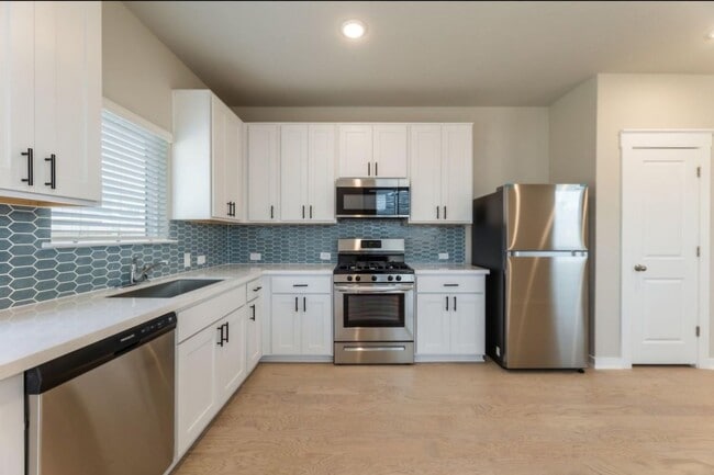 Building Photo - 1527 Fenton Hill Dr