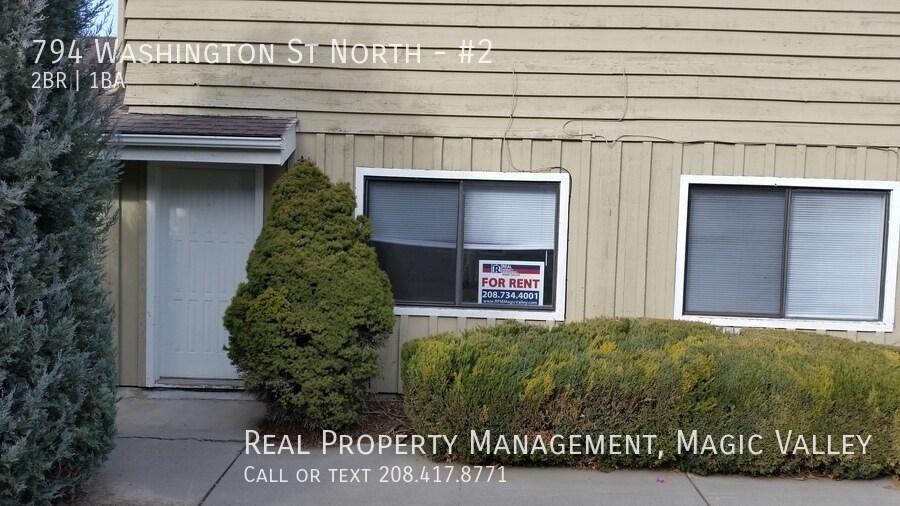 Foto principal - 794 Washington St N