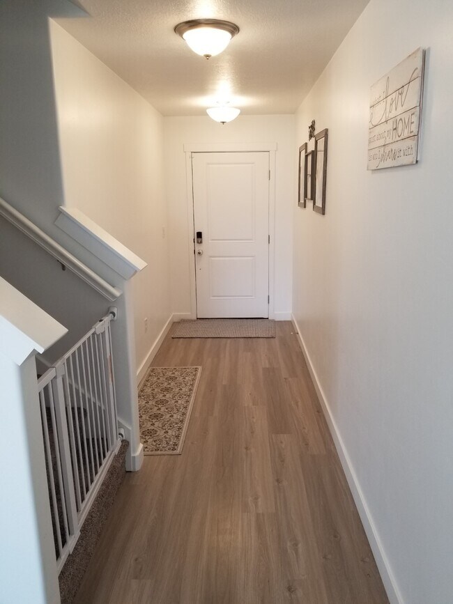 Foto del edificio - 3615 W Grassland Dr